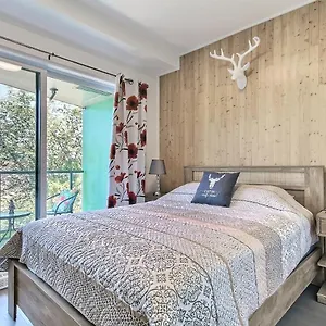 Apartment Good Vibes Only -modern And Spacious 2 Bedroom 4 Beds Free Parking, Gym, Quebec City