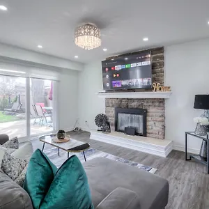 https://villa-luxury-5br-in-scarborough.hotelstorontoontario.org